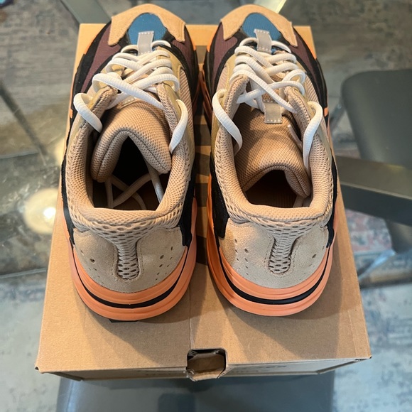 Yeezy Boost 700 size 9 ENFAMB - Picture 2 of 7